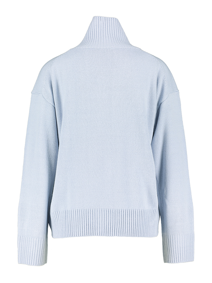 Lichtblauwe trui met rolkraag Marleen Kocca 