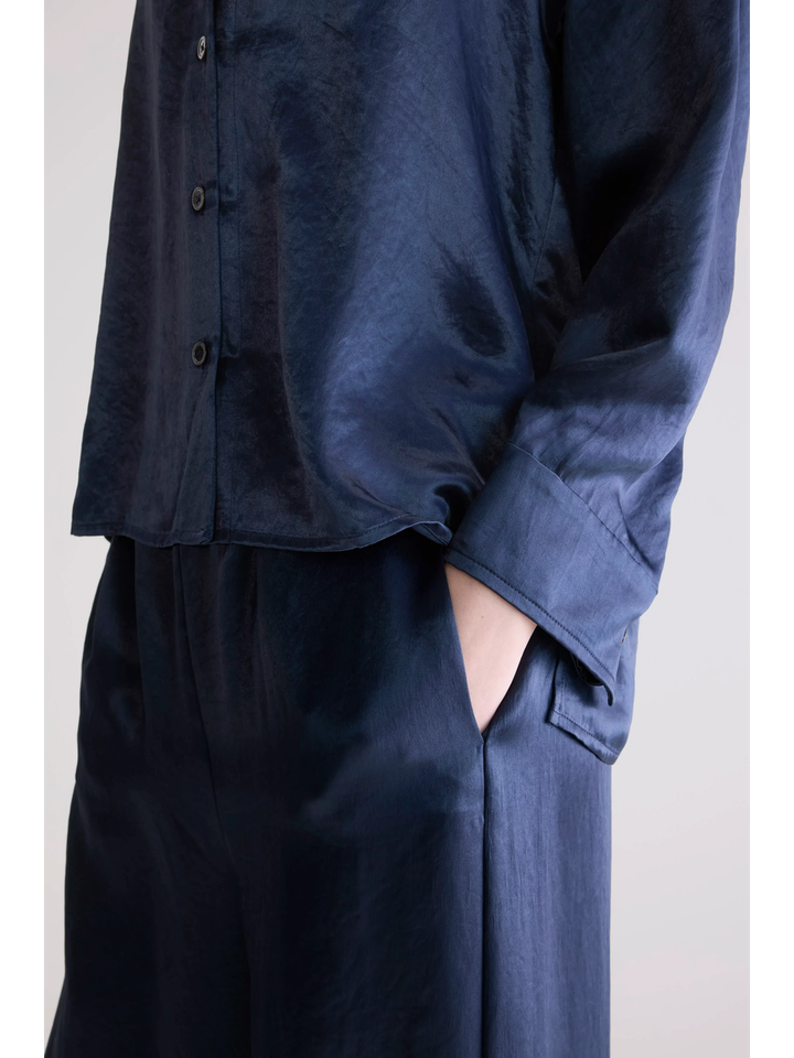 Blauwe glanzende bloes Seattle Bellerose 