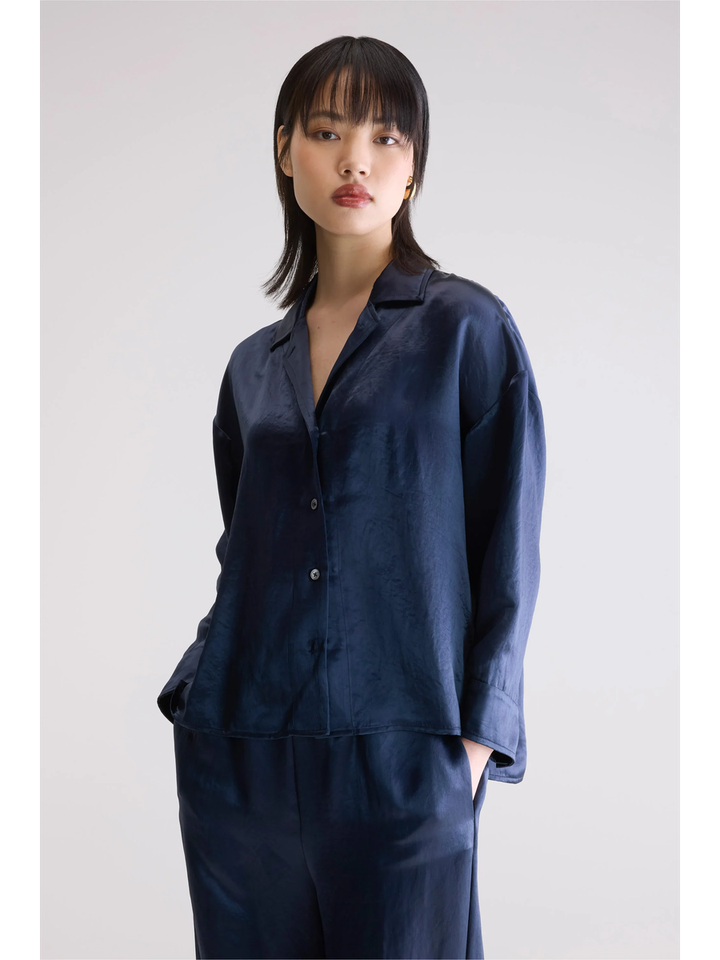 Blauwe glanzende bloes Seattle Bellerose 