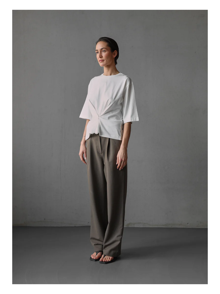Taupe kleureige wijde broek met bandplooi Jimi Club l'avenir
