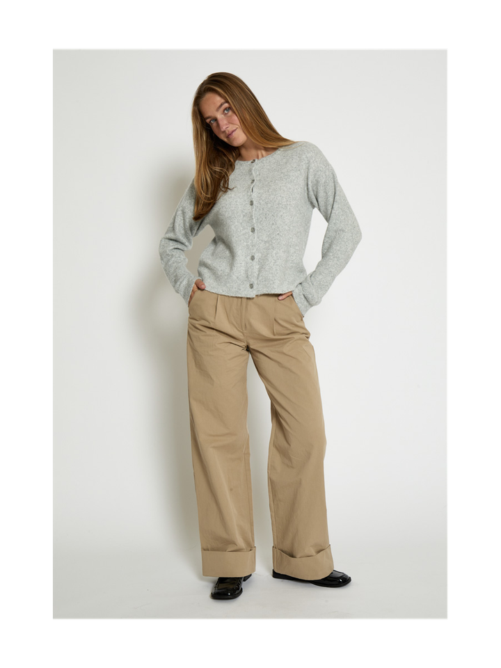 Lichtgrijze gilet met knopen Kate Peppercorn