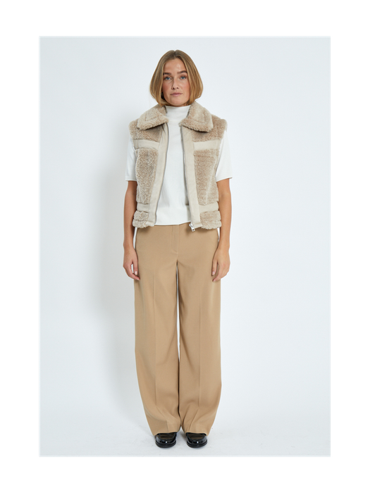Beige fluffy bodywarmer met rits Alda Minus