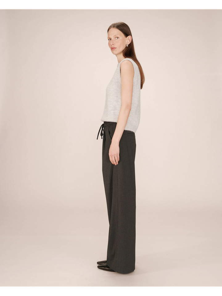 Grijze broek met fijne krijtstreep Stay Grace&Mila