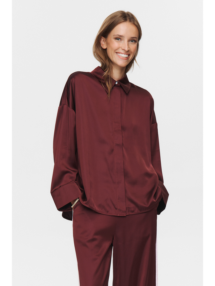 Bordeaux blouse met knoopsluiting Nu Satina Shirt Numph