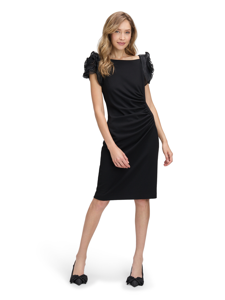 Zwarte feestjurk met speciaal detail aan de schouders Vera Mont
