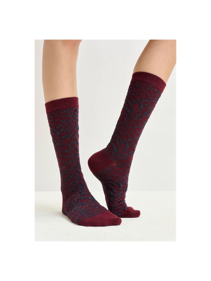 ordeaux en zwarte middelhoge sokken in tijgerjacquard Ifari Essentiel