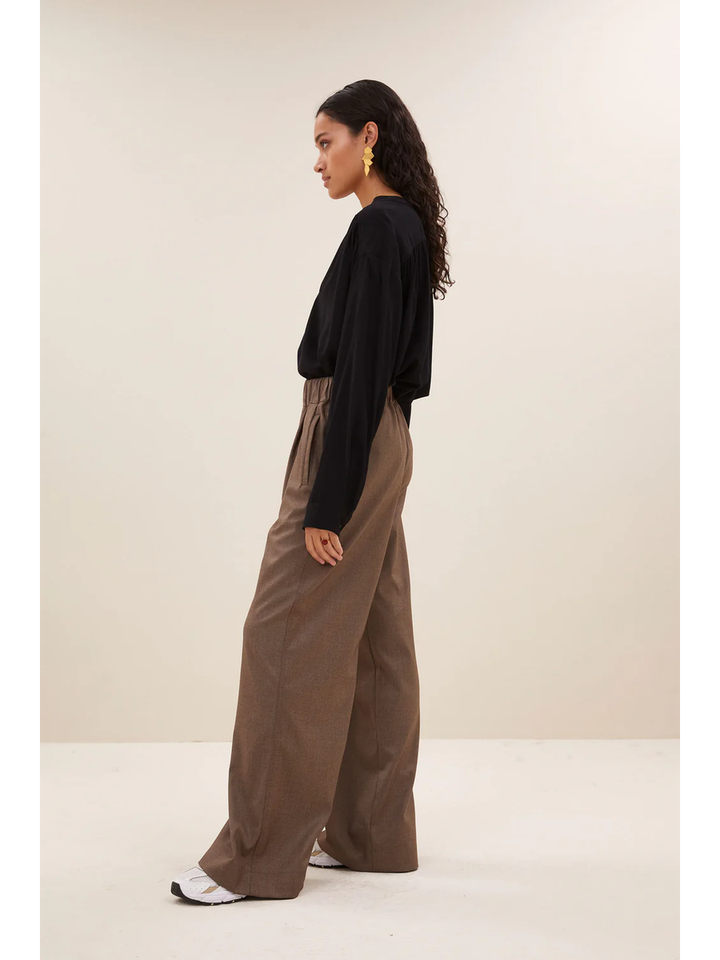 Bruinkleurige wijde broek met elastiek Benji Melange By-Bar