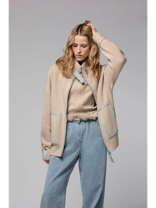 Max & Moi Beige wollen trui met opgestikte zakken Gelaia Max&Moi