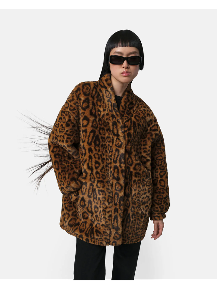 Leopard mantel Jane Apparis