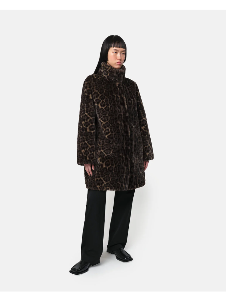 Dark leopard mantel Blair Apparis