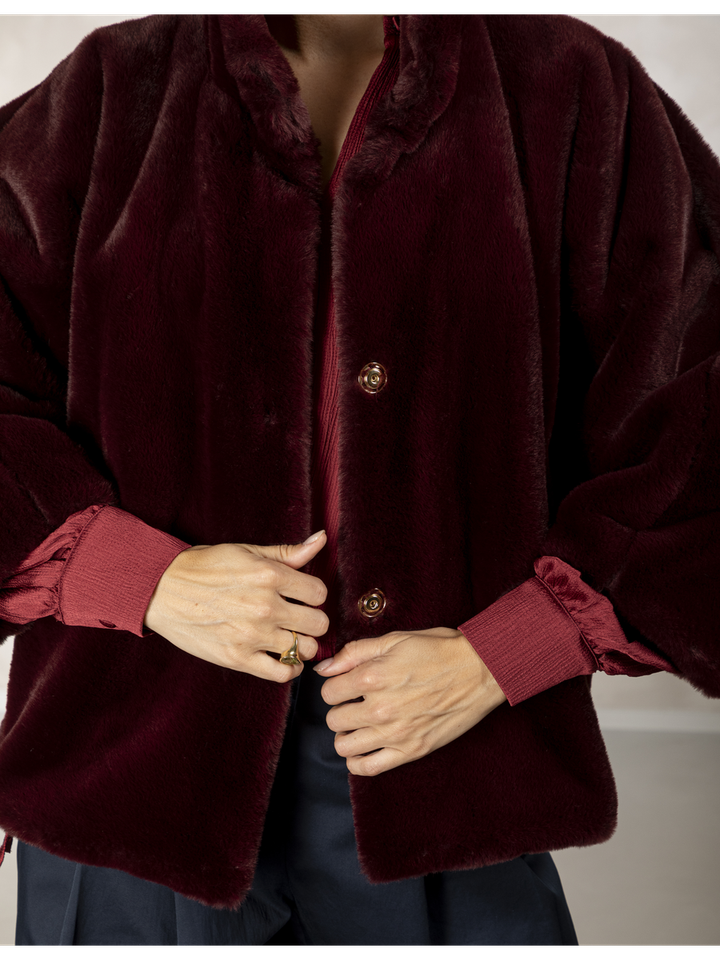 Bordeaux jas in faux fur Furkim Due Amanti 