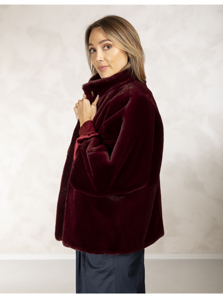 Bordeaux jas in faux fur Furkim Due Amanti 