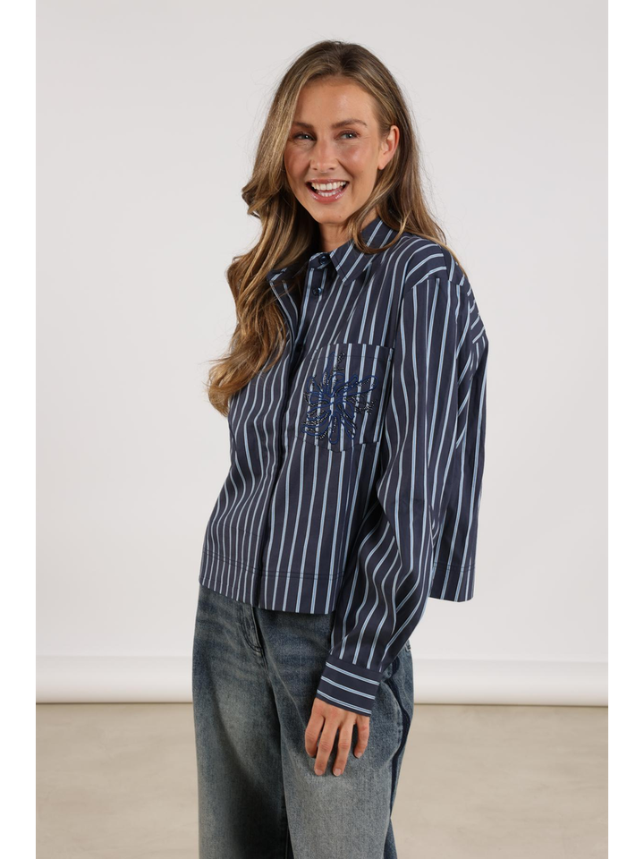 Blauwe gestreepte blouse met zak Ariana Nukus 