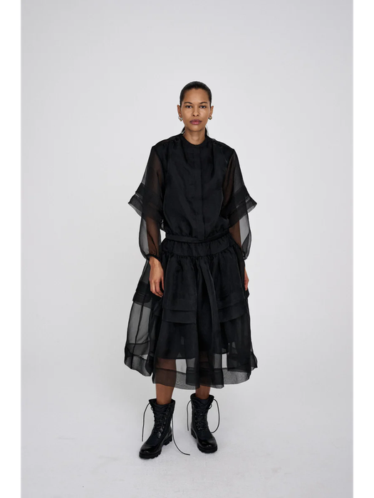 Zwarte bloes in voile met knopen Everlyn Rabens Saloner