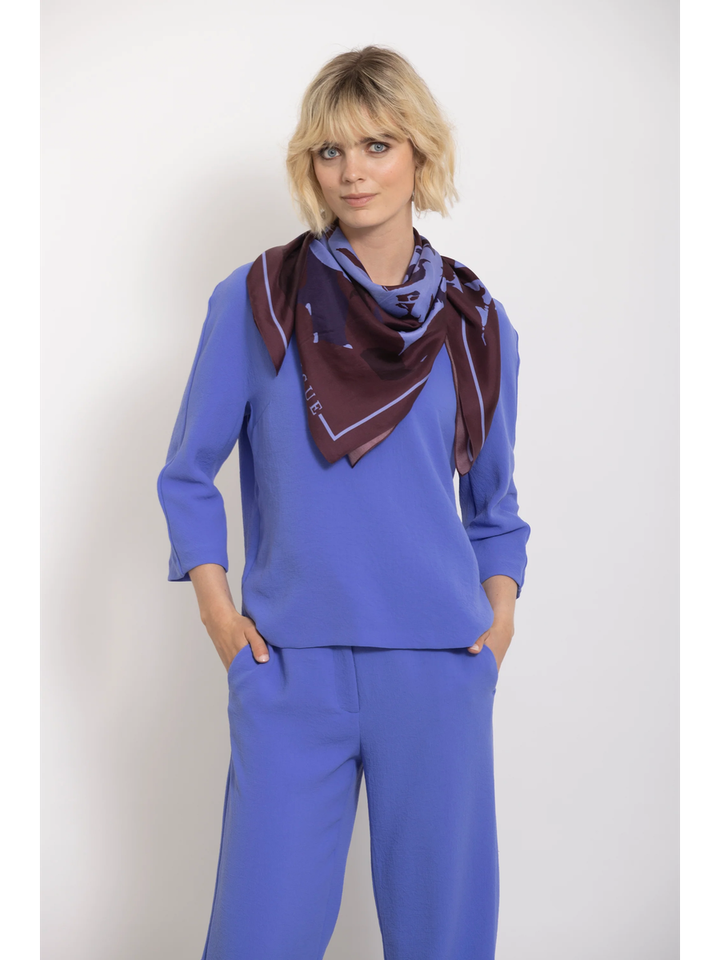 Paarse bloes Hatika Gigue 