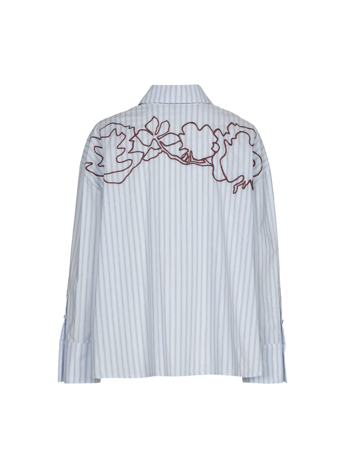 Lichtblauwe blouse met strepen en bordeaux bloemenprint Caroline Biss