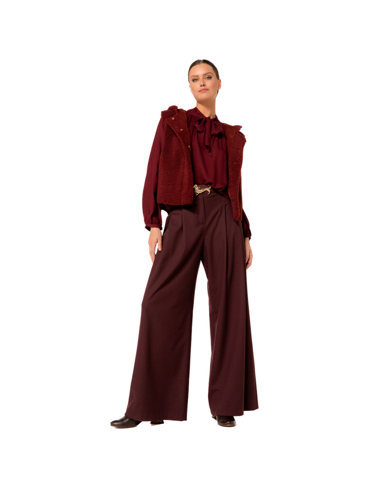 Bordeaux bodywarmer zonder mouwen in faux fur Caroline Biss