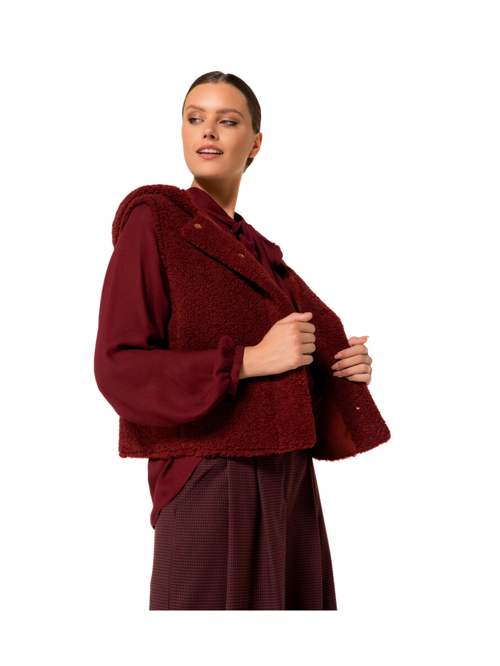 Bordeaux bodywarmer zonder mouwen in faux fur Caroline Biss