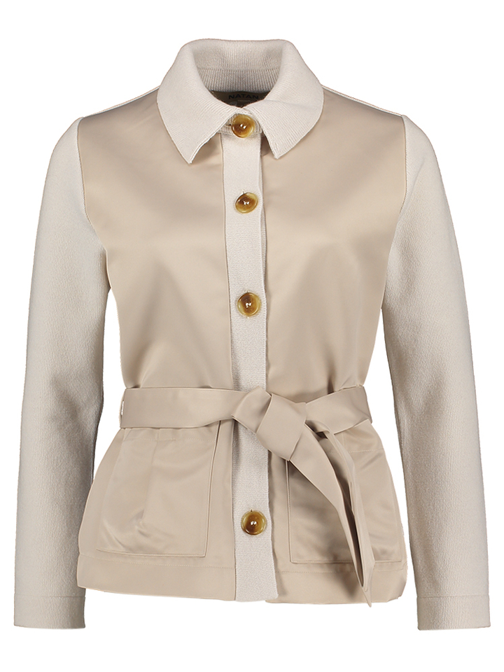 Parelmoerkleurige gilet met knopen en lint Margeaux Knitex Natan