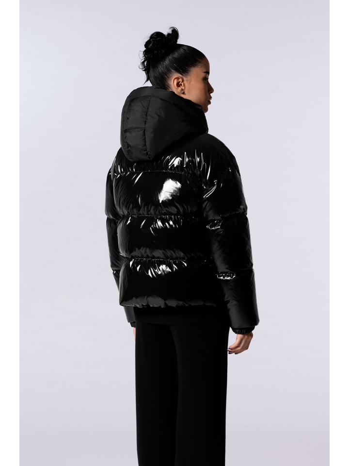 Zwarte glanzende padded jas met kap Lili Bright Gertrude