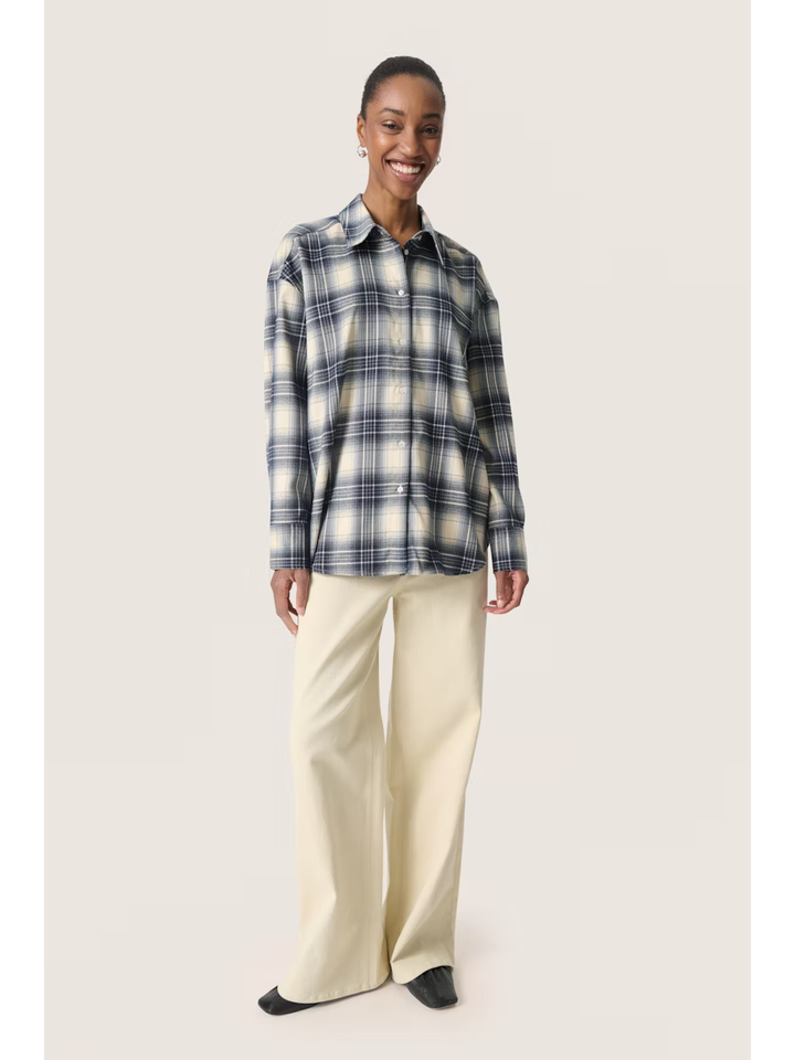 Blauw en ecru geruite hemdblouse Pamala Soaked In Luxury