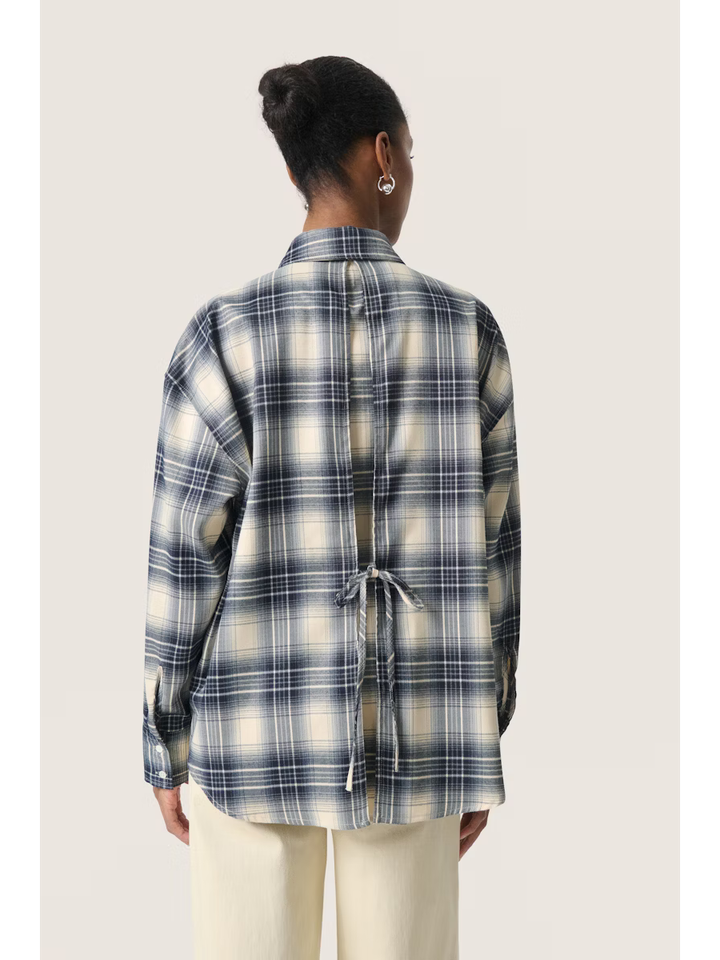 Blauw en ecru geruite hemdblouse Pamala Soaked In Luxury