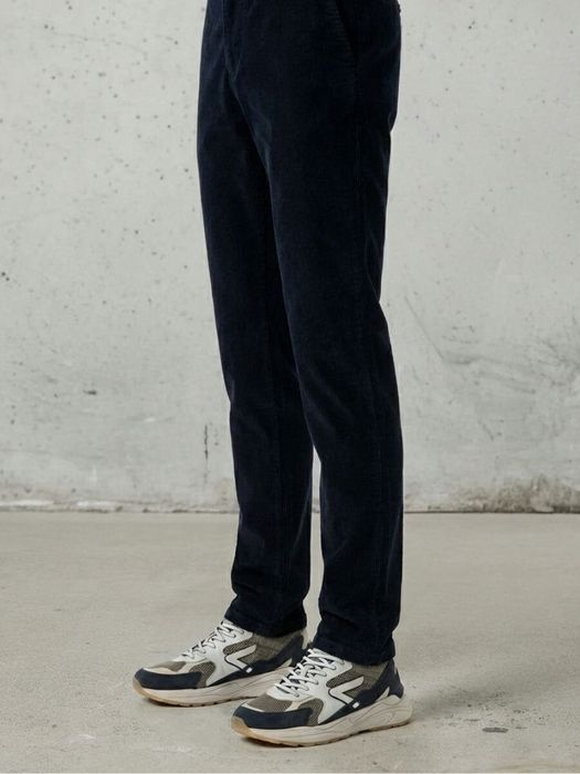 Beige lage sneakers met blauw detail Grid Hub