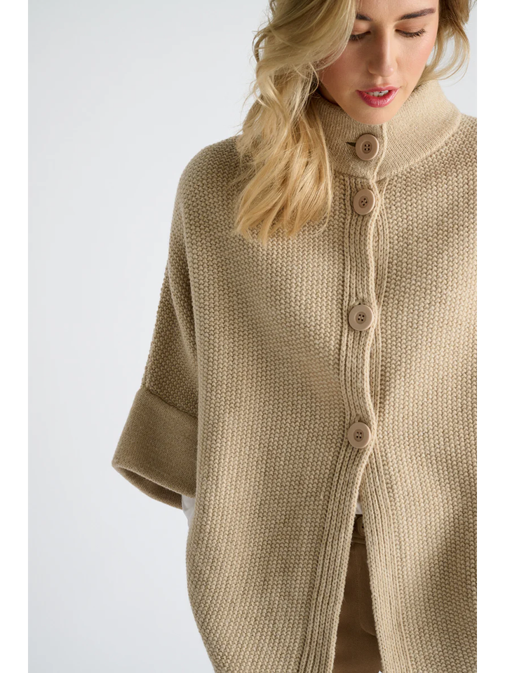 Beige poncho met knopen Marie Méro
