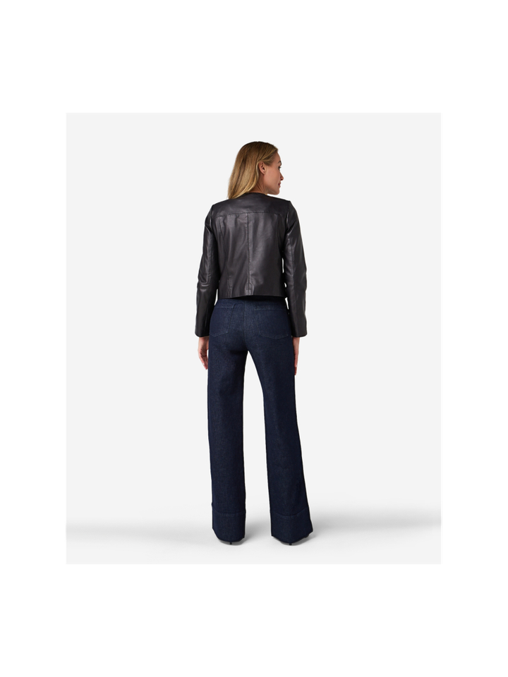 Zwart lederen vestje met goudkleurige detailknopen Jenny Ibana