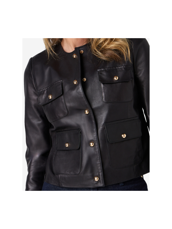 Zwart lederen vestje met goudkleurige detailknopen Jenny Ibana
