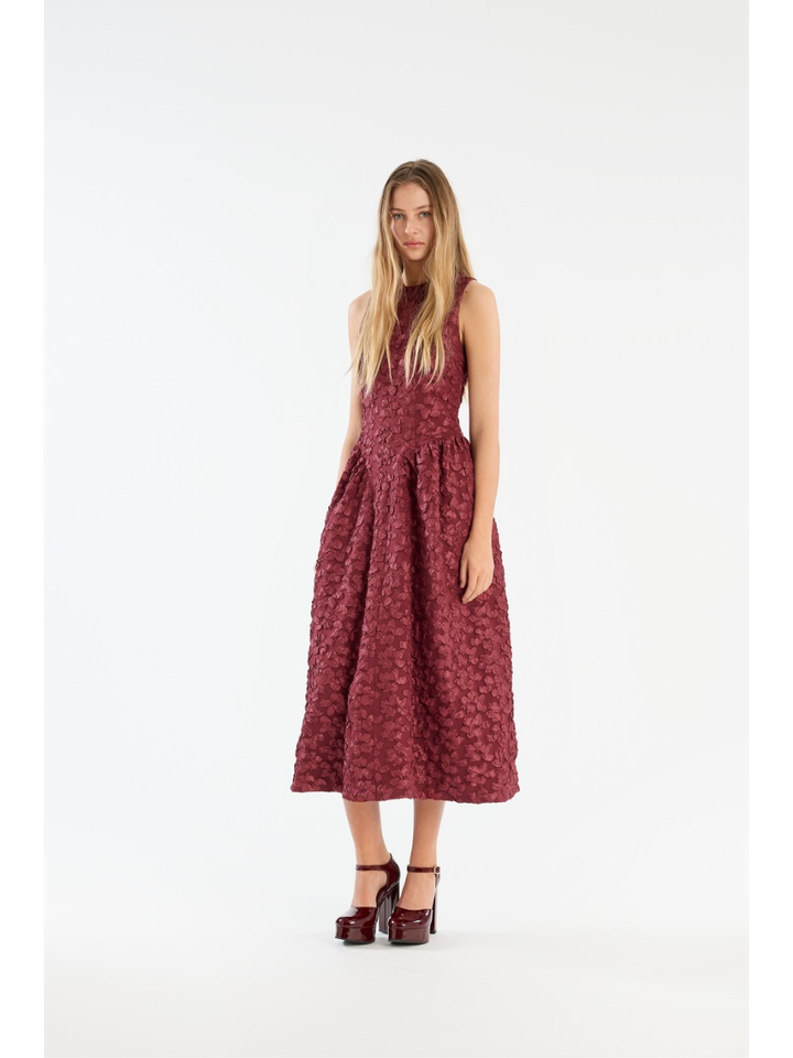 Bordeaux kleed met bloemendetail Rotate 