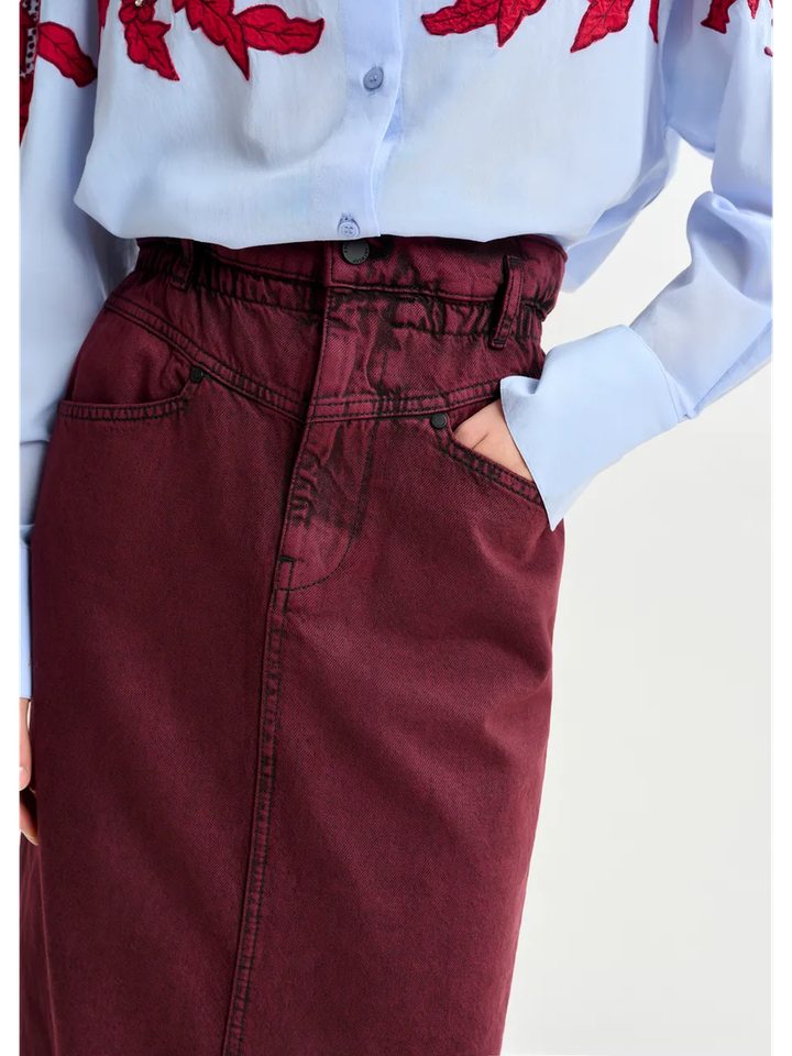 Overdyed bordeauxrode midirok met paperbag taille Inclusive Essentiel 