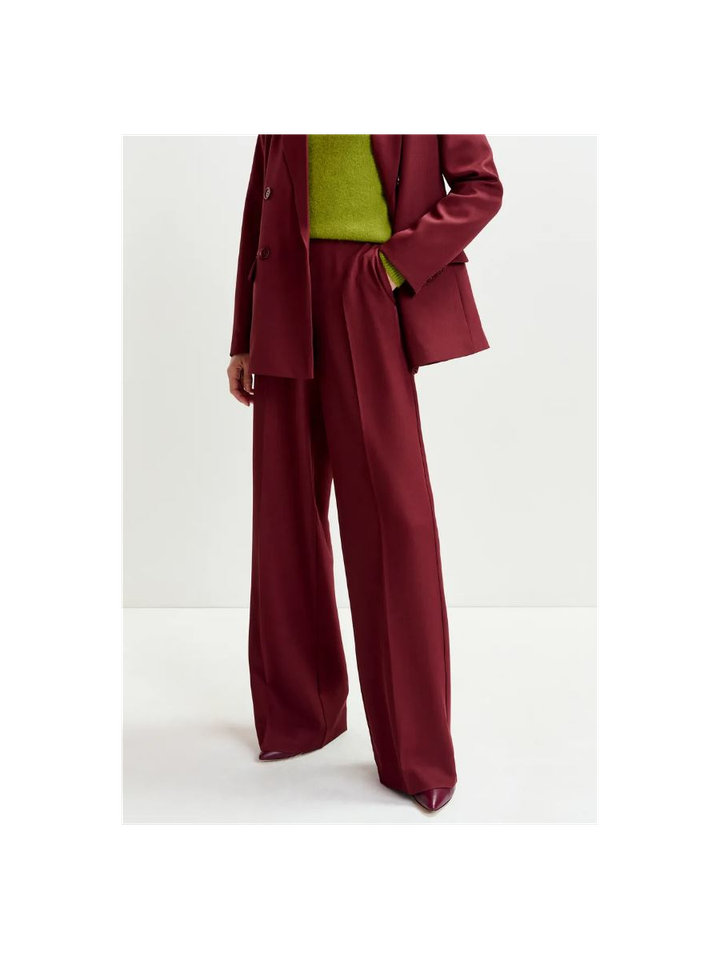 Bordeaux wijde broek met persvouw Izi Essentiel