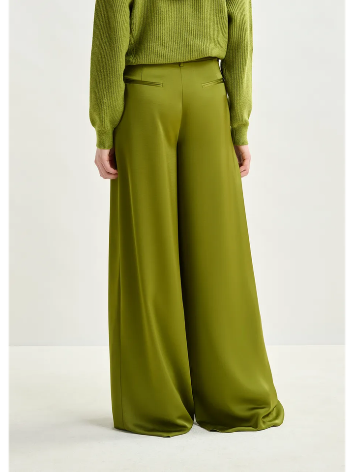Olijfgroene satijnen broek met brede pijp Ixie Essentiel
