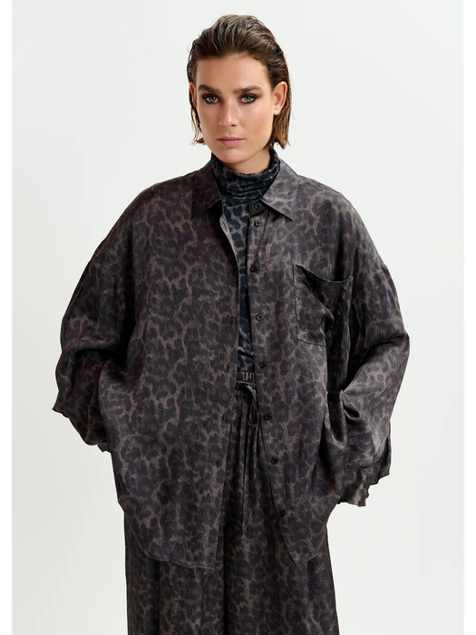 Bruin en zwart overhemd met luipaardprint en volantrand Ilorin Essentiel