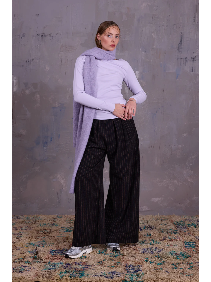 Lila katoenen t-shirt met lange mouwen en ronde hals Elaine Nathalie Vleeschouwer