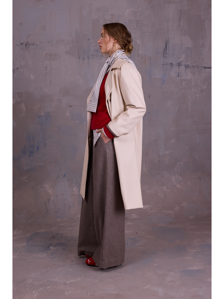 Donker beige wijde broek met bandplooi Freddy Nathalie Vleeschouwer 