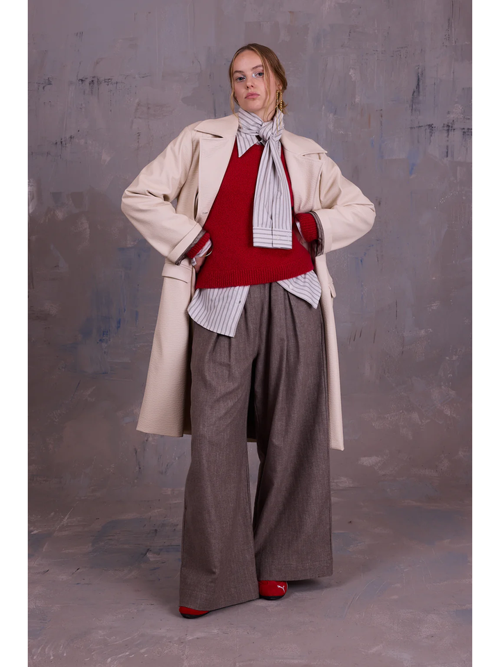 Donker beige wijde broek met bandplooi Freddy Nathalie Vleeschouwer 