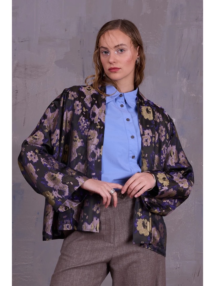 Multicolor openvallende vest met bloemenprint Flinn Nathalie Vleeschouwer 