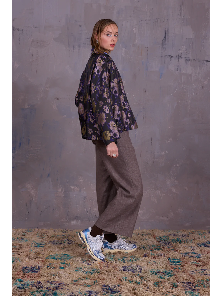 Multicolor openvallende vest met bloemenprint Flinn Nathalie Vleeschouwer 