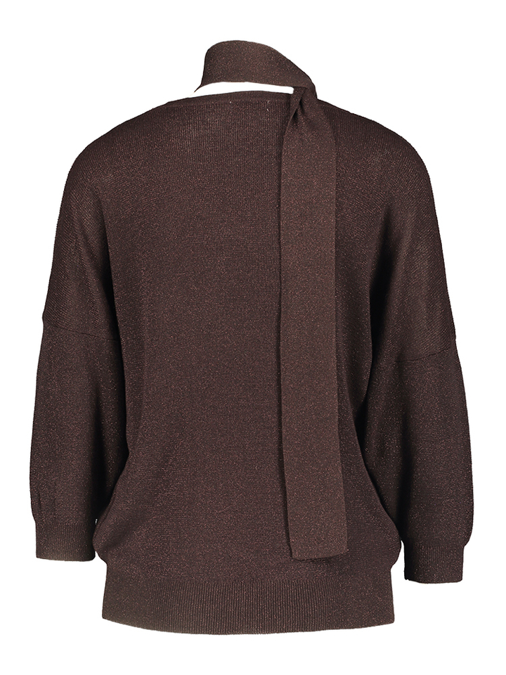 Bruine trui met bloem op de schouder en bijpassende sjaal Selene Atmos 