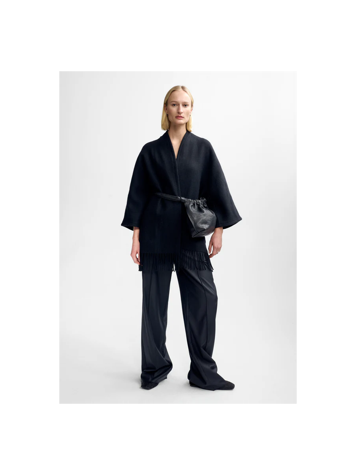 Zwarte korte wollen mantel met lint Akila Christian Aks