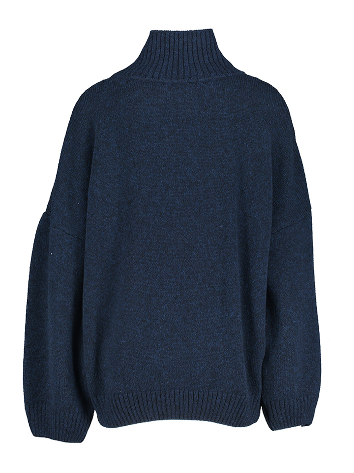 Blauwe pull met rolkraag en roze opgestikte zak Stephy AC 