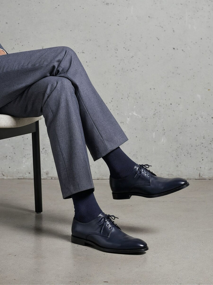 Donkerblauwe klassieke veterschoenen Doucals