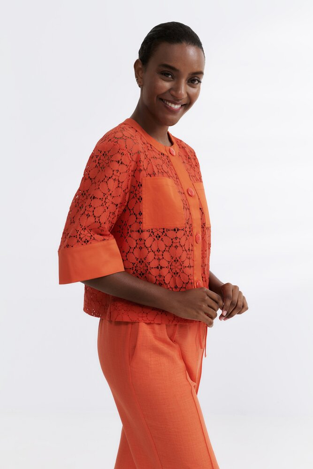 Rode doorzichtige bloes in broderie Leo Her 