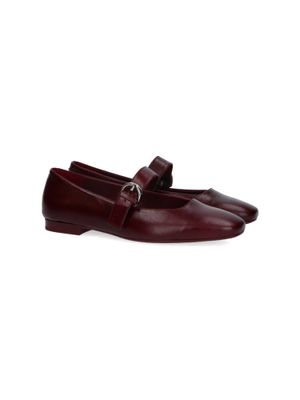 Bordeaux ballerina's Frau