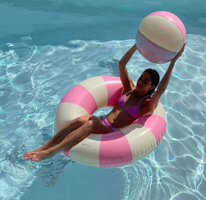 Bubblegum pool floats Celine Grand Petites Pommes