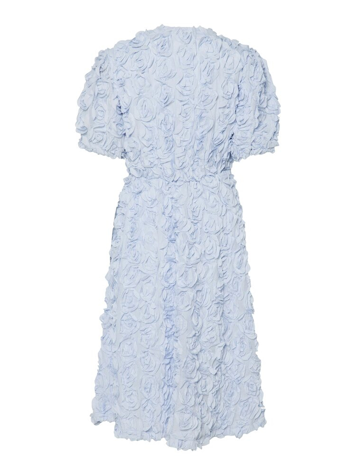 Lichtblauwe jurk met V-hals en korte mouwen Yasrosiva Y.A.S