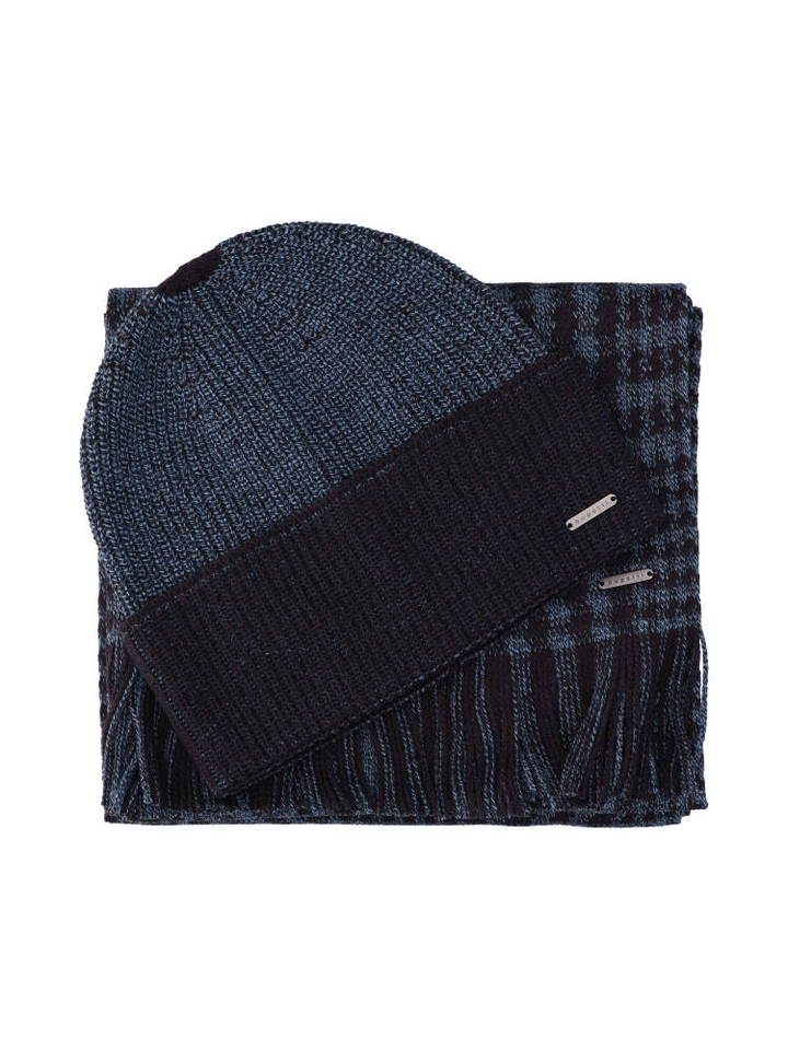 Donkerblauwe en lichtblauwe muts met bijpassende sjaal Bugatti