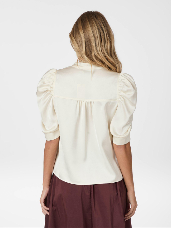 Ecru bloes met pofmouw Roella Neo Noir
